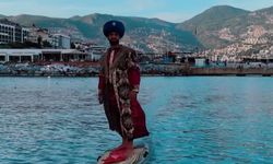 Alanya’da padişah olup denizin üstünden uçtu