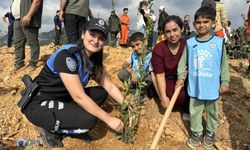 Alanya’da polis ve öğrencilerden fidan seferberliği