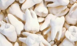 Alanya’nın komşusunda kırılan dişlerini telefonla aradılar