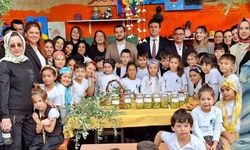 Zeytin kırımı etkinliğiyle hem öğrendiler hem eğlendiler