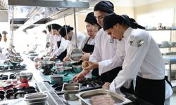 Uzakdoğu mutfağını uzmanından öğreniyorlar