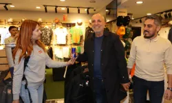 Başkan Çavuşoğlu’na Alanyaspor Store’da yoğun ilgi