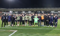 Alanya’da formayı kaptı, plaketi aldı