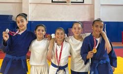 Minik judoculardan vefalı başarı: Madalyalar Okay Hoca için