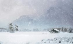 Alanya'da zirvelere lapa lapa kar yağıyor