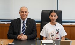 Başkan Özçelik, koltuğunu Karsu'ya devretti