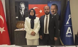 Siyasette kartlar yeniden karılıyor! Alanya’nın tanınmış ismi artık bu partide