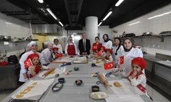 Alanya’nın minik elleri mutfakta devleşti