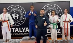Alanya'nın minik devleri ringde şov yaptı