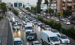 Alanya’dan gidiyorlar: D-400’de trafik kilit
