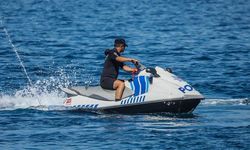 Alanya’da denize atladı, jet ski ile yakalandı