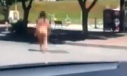 Sokakta biri tangayla, diğeri ise çıplak halde dolaştı