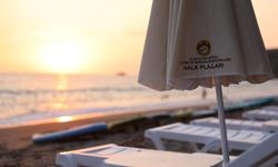 Vatandaşlar stresini halk plajlarında atıyor