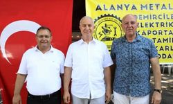 Sanayi Sitesi'nde aşure buluşması: Başkan Özçelik, esnafla bir araya geldi