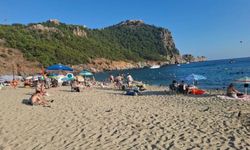 Alanya Kleopatra Plajı'nda ağır koku bıktırdı