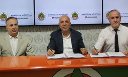 Alanyaspor ve Anatolia Hospital arasındaki sponsorluk yenilendi