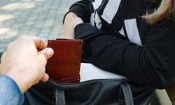 Alanya’da cüzdan hırsızlığına tutuklama