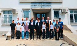 Kaymakam Öztürk'ten Alanya'nın rekortmen öğrencilerine tebrik