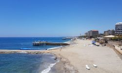 Alanya Konaklı sahilinde siyah su tepkisi