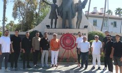 CHP’nin 103’üncü yılına özel çelenk töreni
