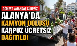 Alanya'da kamyonet dolusu karpuz ücretsiz dağıtıldı