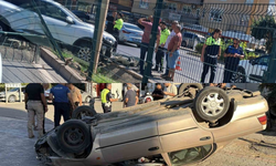 Alanya ve komşusunda biri refüje çıktı, biri takla attı
