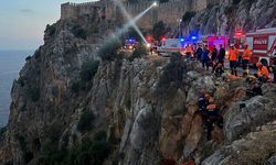 Alanya’da uçurum kenarında mahsur kaldılar