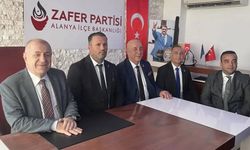 Ümit Özdağ’dan Alanya’da erken seçim ve dış politika çıkışı