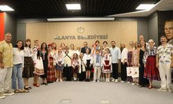 Alanya sokakları dünyanın dansıyla renklendi
