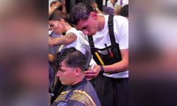 Alanya’da 22 yaşındaki berber gönülleri fethetti