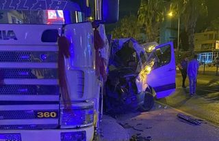 Tur minibüsü Alanya yolunda kaza yaptı: 1 ölü 11 yaralı