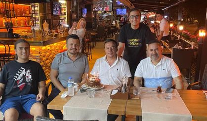 Ünlü ve Barcın’dan Geçgel’e sürpriz kutlama