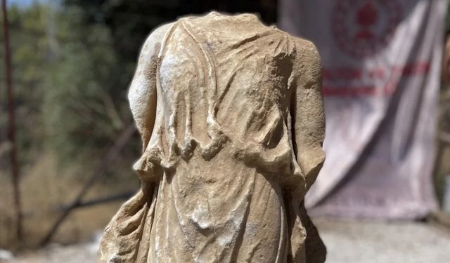 Syedra Antik Kenti’nde 1800 yıllık 2’nci heykel bulundu
