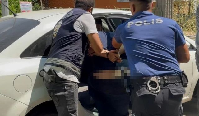 Alanya'da polis şüpheli aracının lastiğine ateş etti