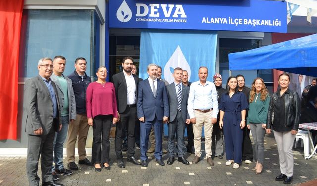 Özkan yeniden başkan: DEVA Partisi Alanya’da kongre