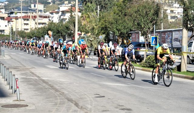 Alanya’da 189 bisikletçi pedal çevirdi