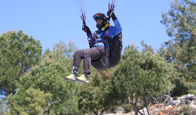 Yamaç Paraşütü Dünya Hedef Şampiyonası Alanya'da başladı