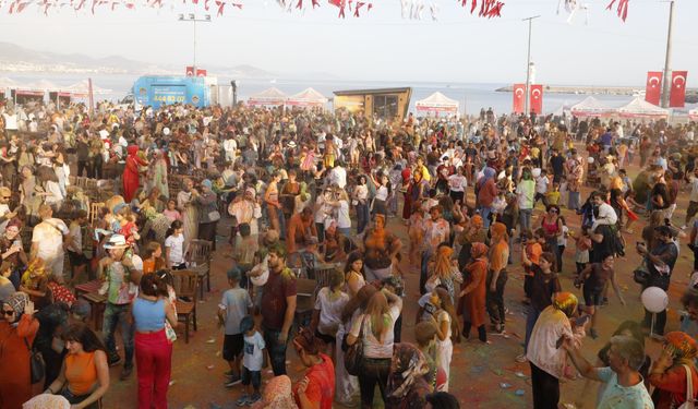 Eğlence doruğa ulaştı: Alanya'da en renkli festival