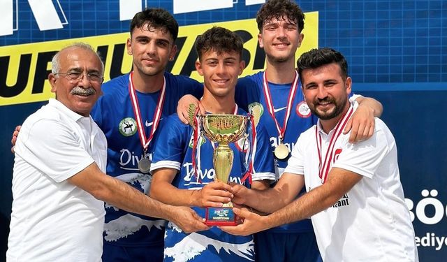 Alanya Belediyespor Ayak Tenisi Takımı şampiyon oldu