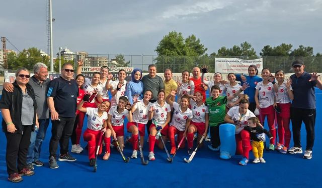 Hokey Avrupa Kulüpler Şampiyonası Alanya'da başladı