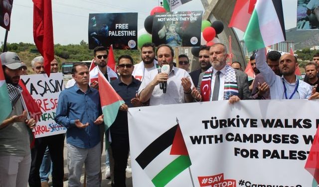 Alanya ALKÜ’de Filistin’e destek yürüyüşü