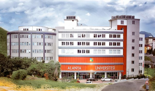 Alanya Üniversitesi, Kayıt ve Tanıtım Fuarı'nda başarıyla yer aldı
