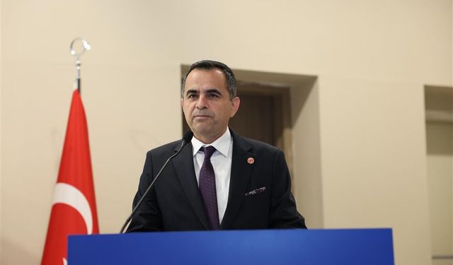 Alanya Belediye Başkanı, koltuğu Koçak’a emanet etti