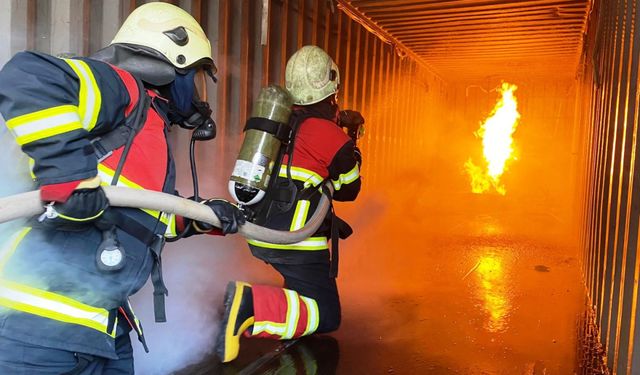 Alanya'da yoğun duman ve büyük maddi hasar