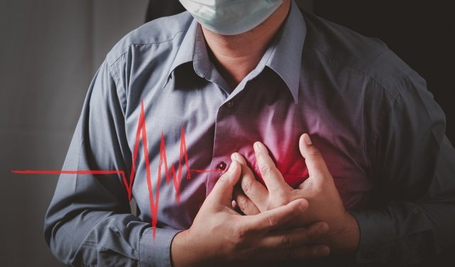 Alanya Yat Limanı'nda can pazarı: Ambulans giremedi, imdada bot yetişti