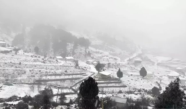 Alanya yaylalarında görsel şölen: Kar ve yağmur bir arada!