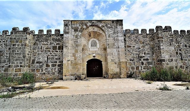 800 yıllık Şarapsa Han, 15 milyon TL'ye kiralığa çıkarıldı