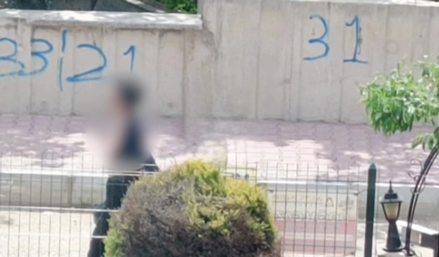 Antalya'da şok görüntü! Yarı çıplak kadın, ortalığı karıştırdı