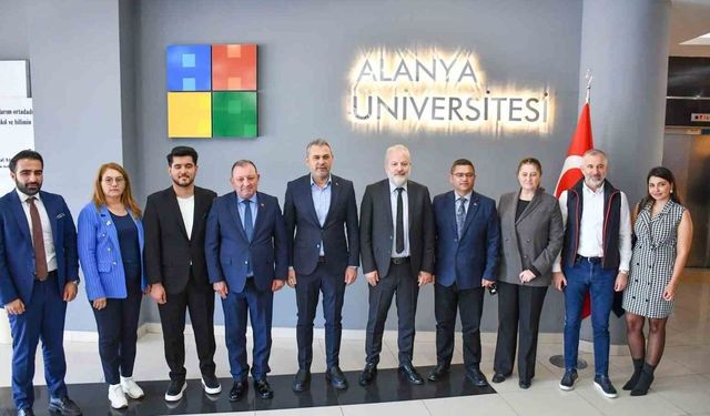 Alanya Üniversitesi’nden ilham veren zirve