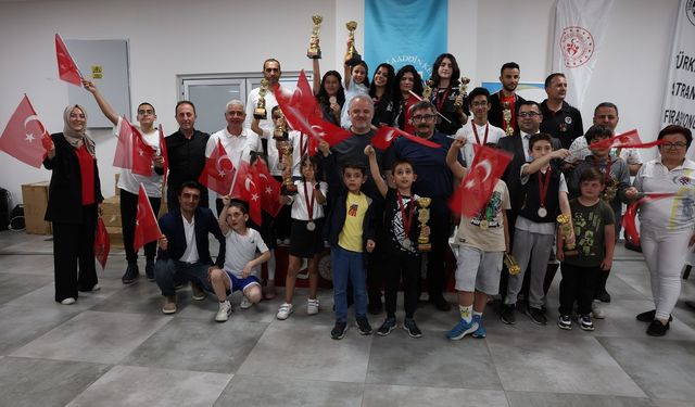 Alanya'da turnuva sonrası şampiyonlar açıklandı